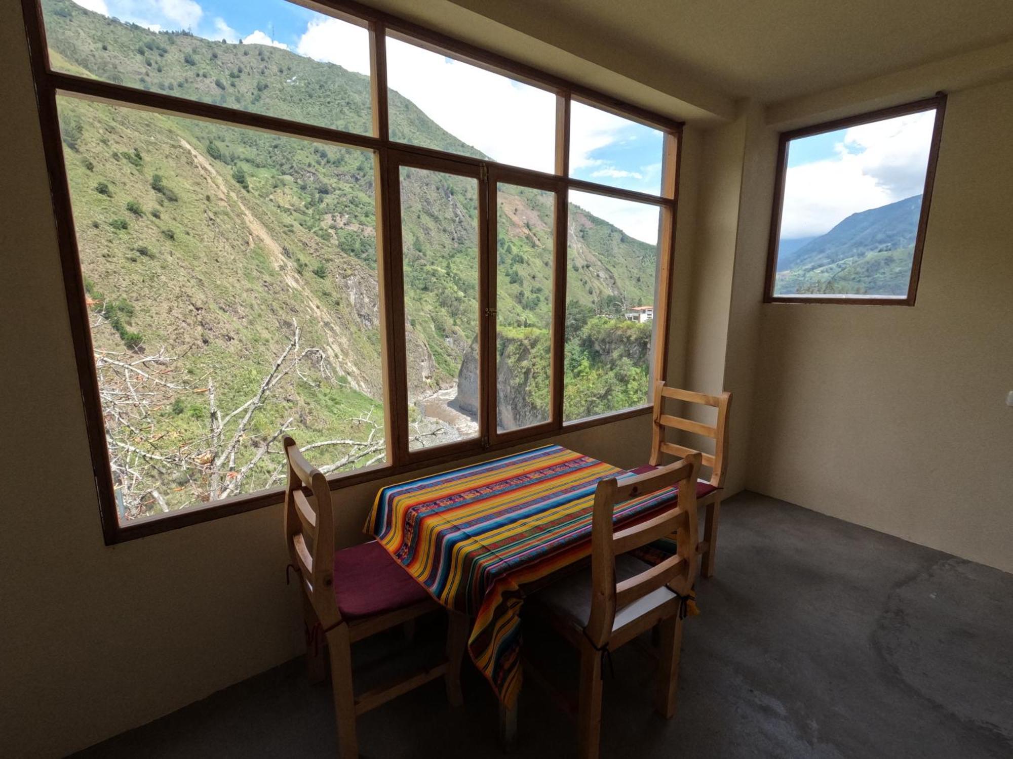 Backpackers-Balcones-River-Lodge バーニョス エクステリア 写真