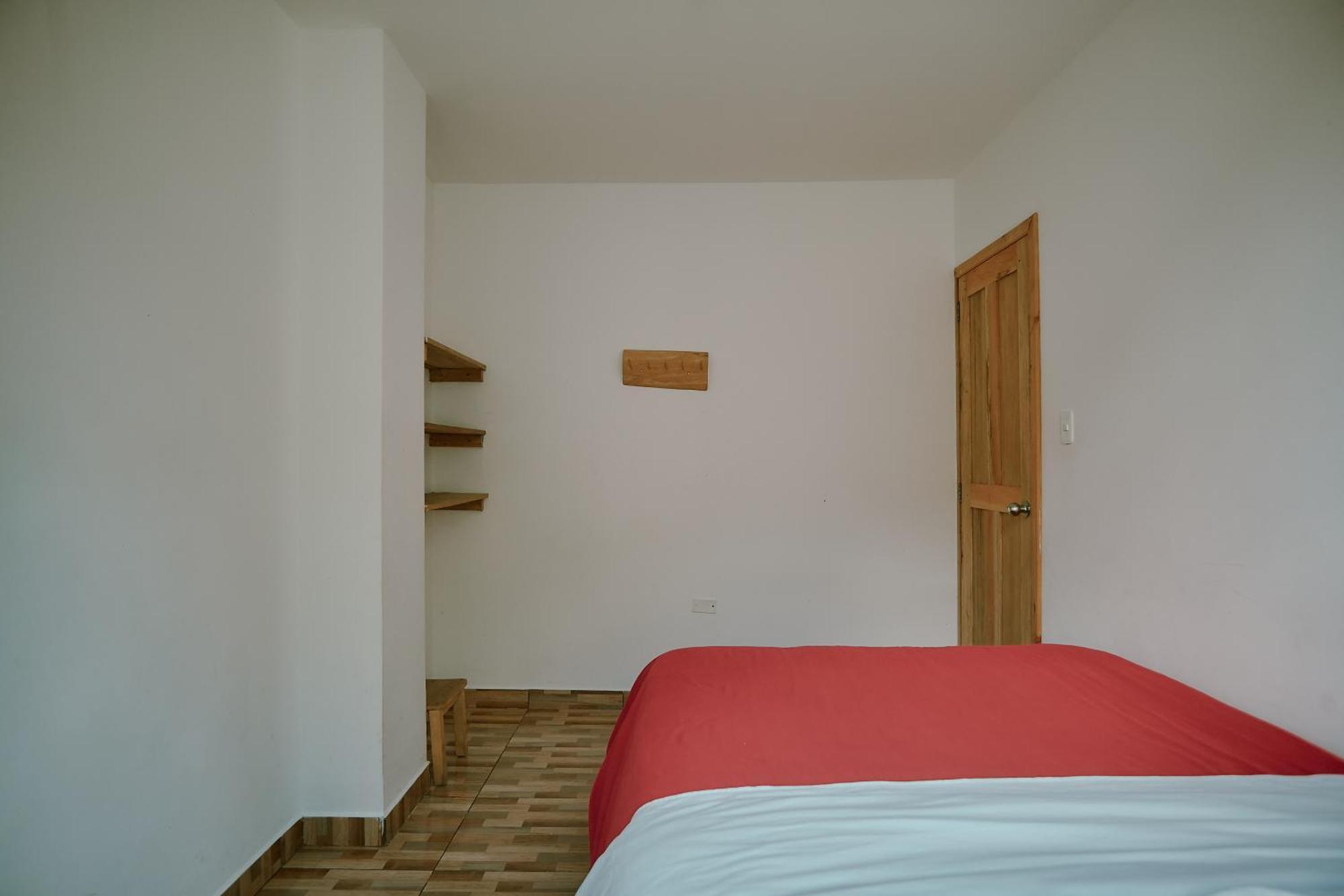 Backpackers-Balcones-River-Lodge バーニョス エクステリア 写真