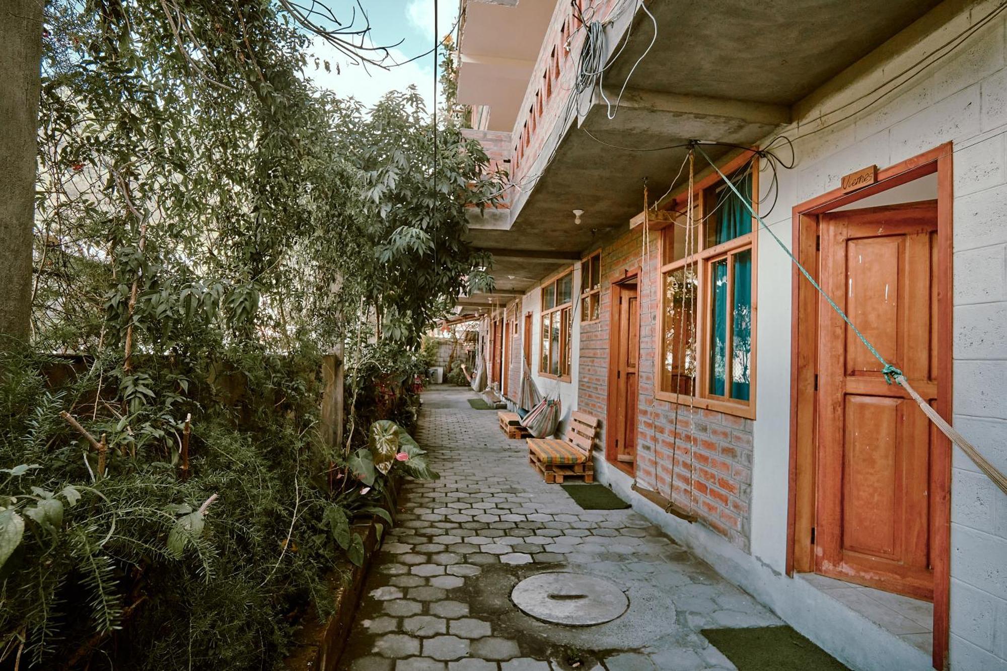Backpackers-Balcones-River-Lodge バーニョス エクステリア 写真