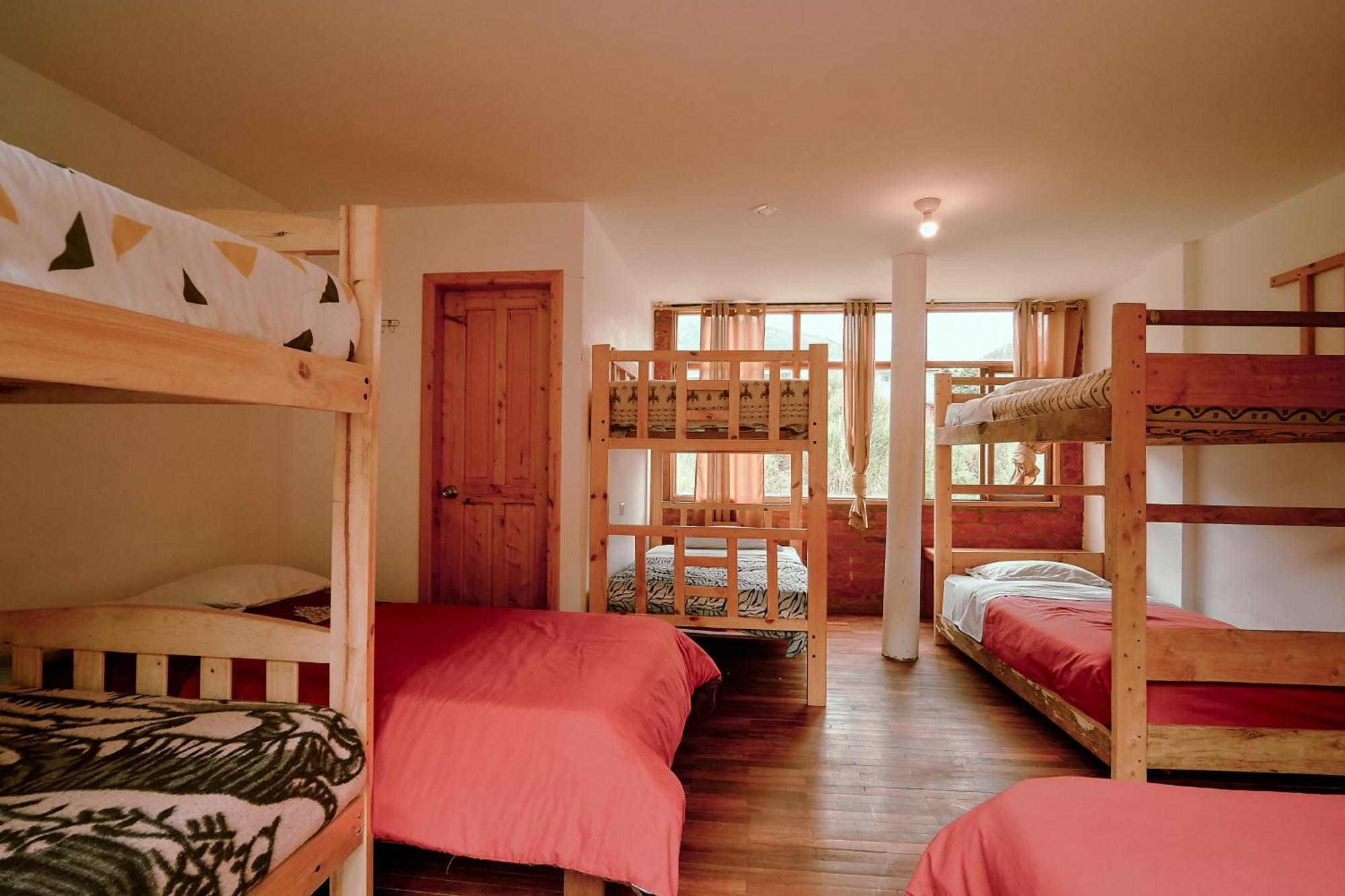 Backpackers-Balcones-River-Lodge バーニョス エクステリア 写真