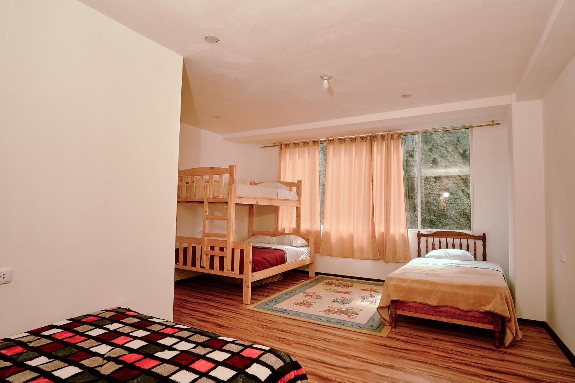 Backpackers-Balcones-River-Lodge バーニョス エクステリア 写真