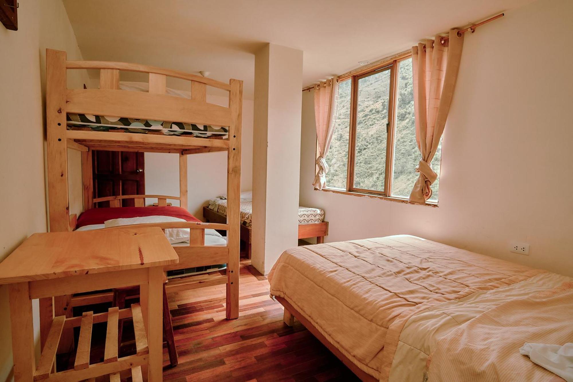 Backpackers-Balcones-River-Lodge バーニョス エクステリア 写真