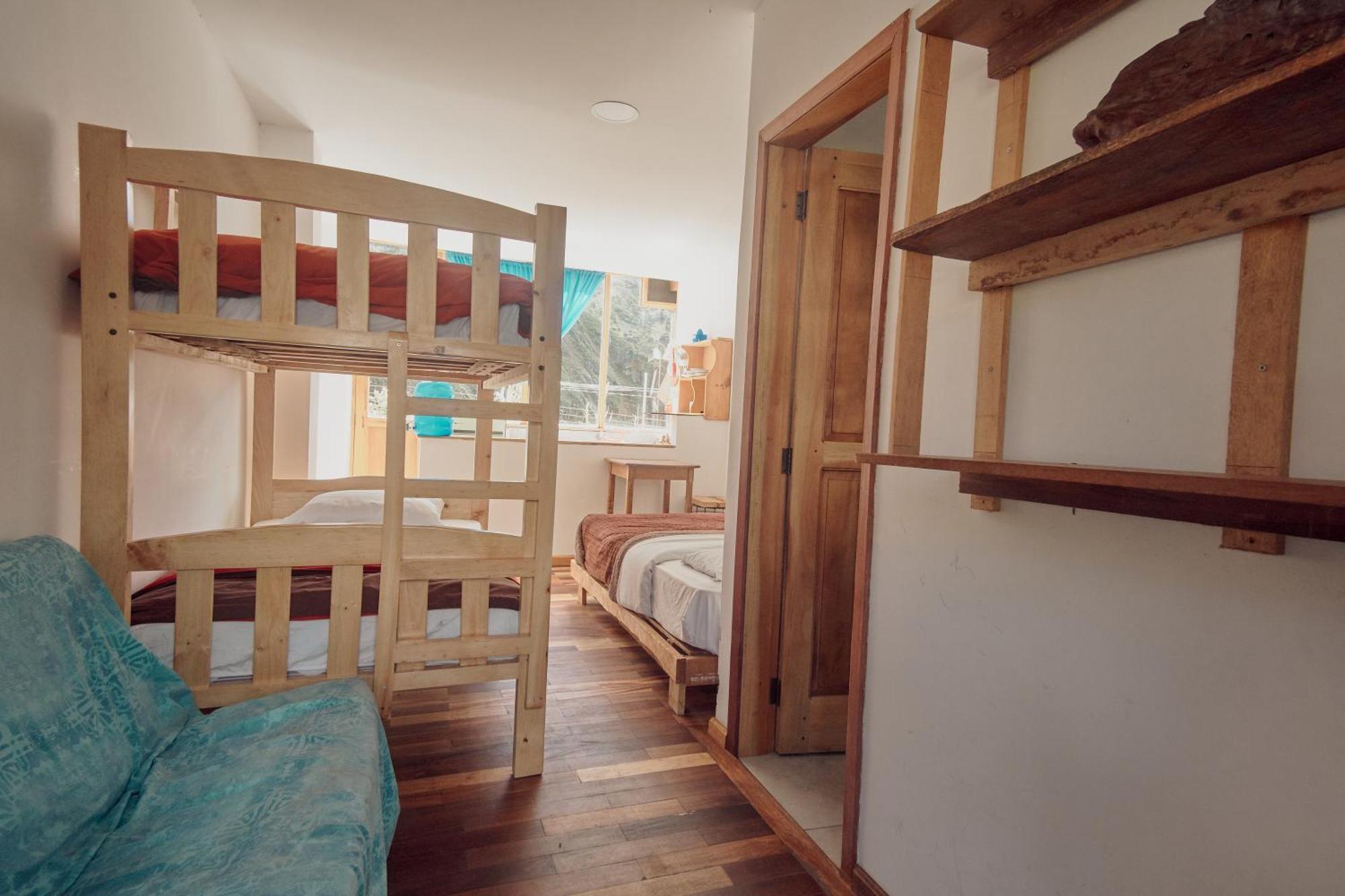 Backpackers-Balcones-River-Lodge バーニョス エクステリア 写真
