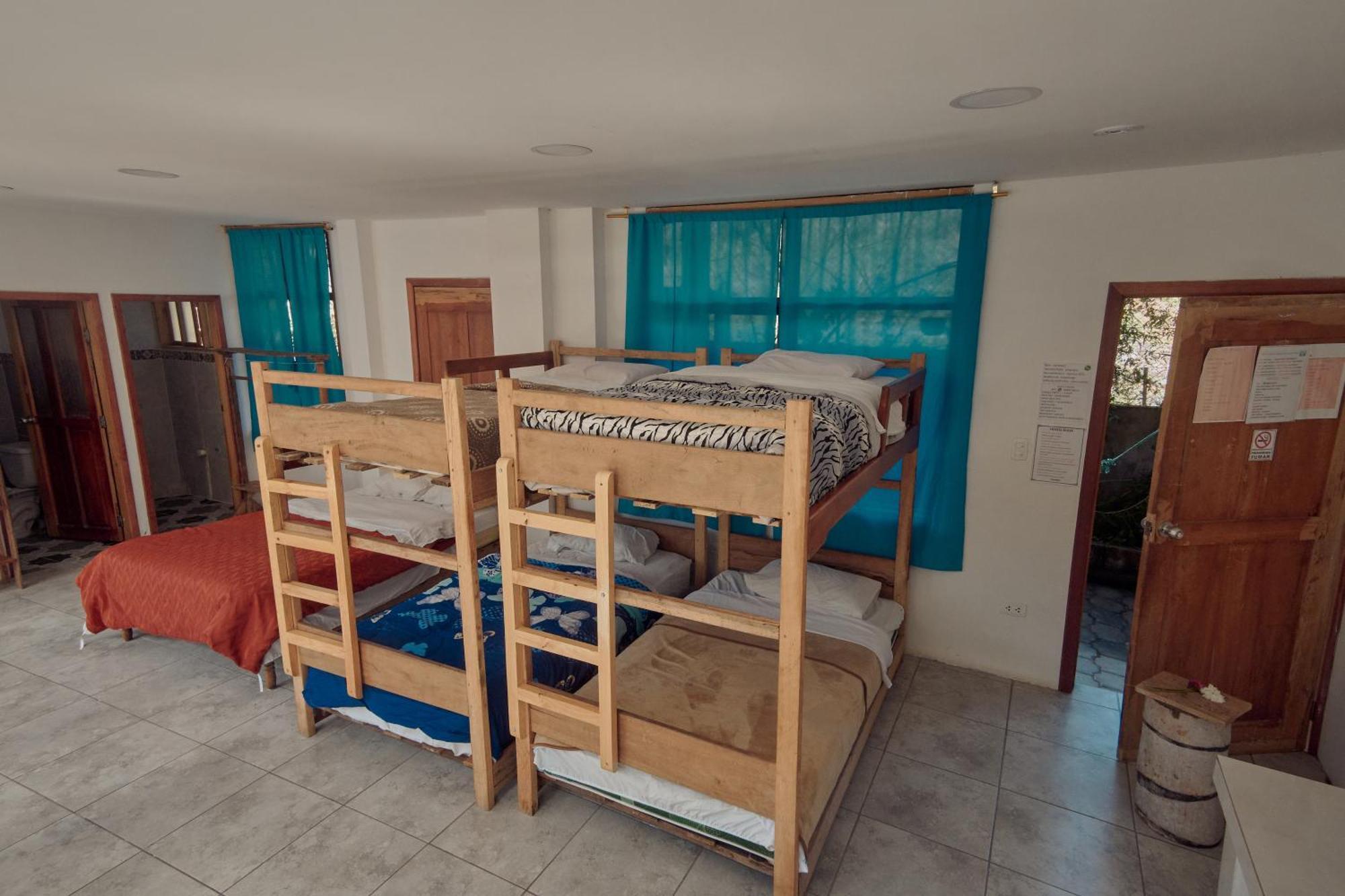 Backpackers-Balcones-River-Lodge バーニョス エクステリア 写真