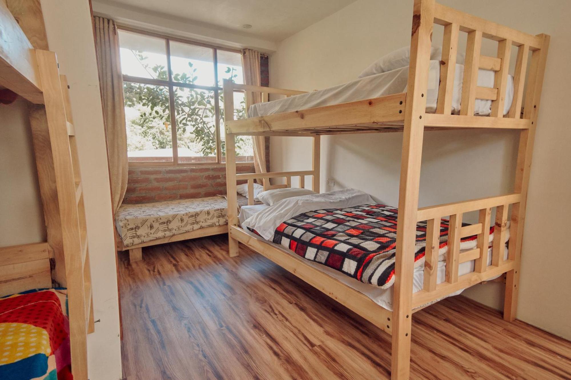 Backpackers-Balcones-River-Lodge バーニョス エクステリア 写真