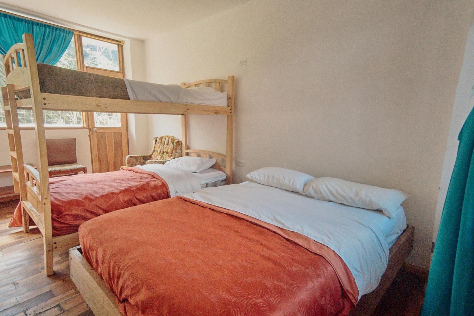 Backpackers-Balcones-River-Lodge バーニョス エクステリア 写真