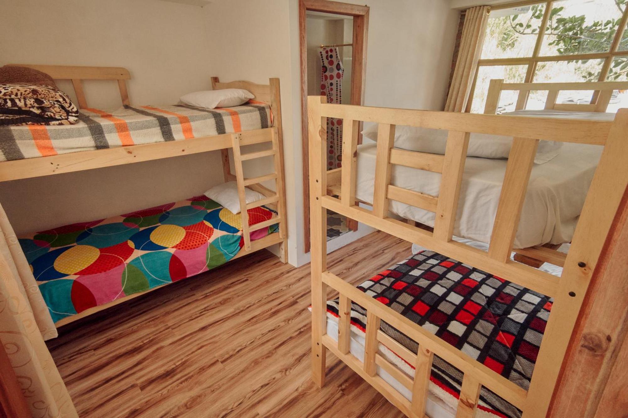 Backpackers-Balcones-River-Lodge バーニョス エクステリア 写真