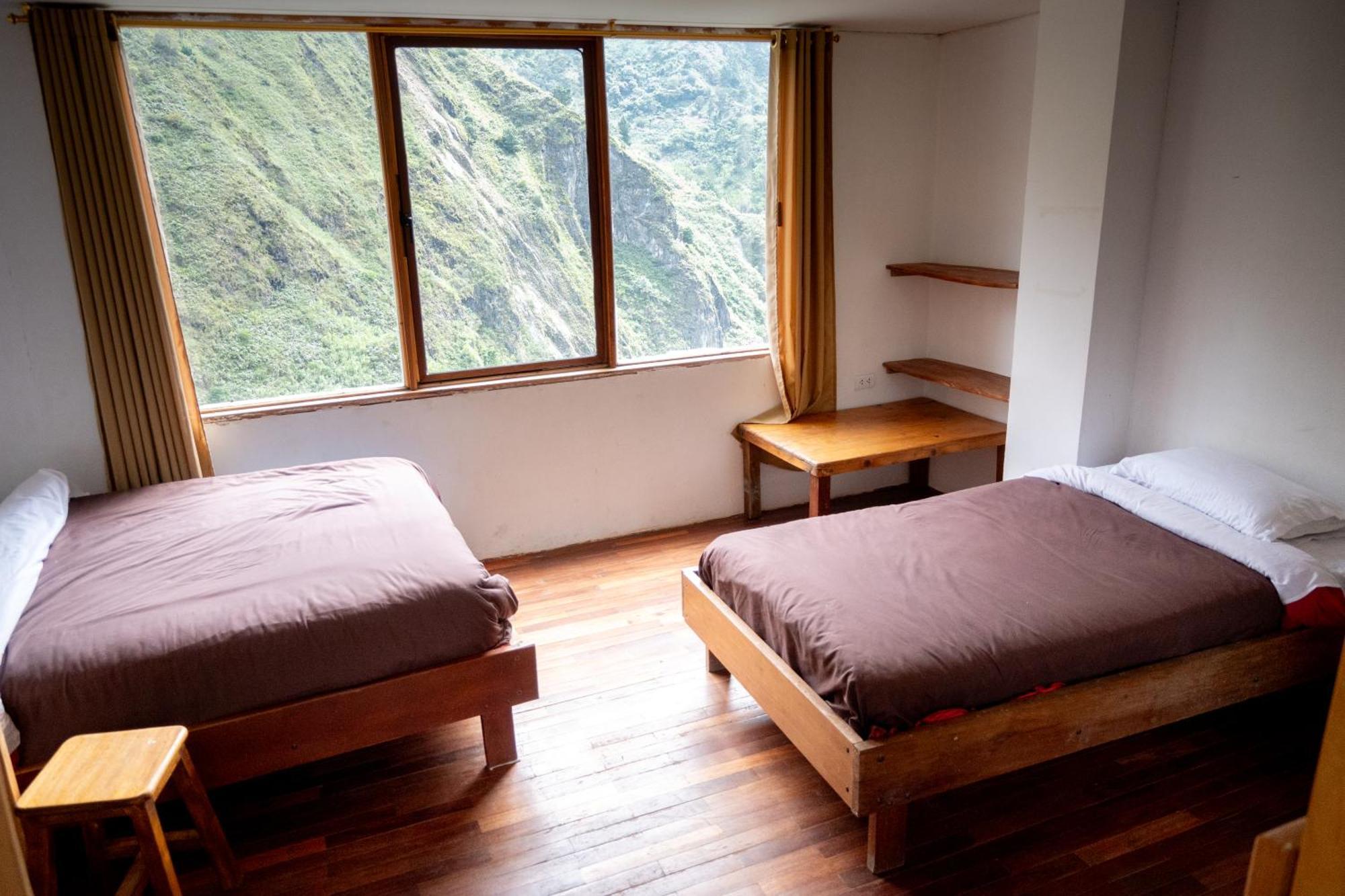 Backpackers-Balcones-River-Lodge バーニョス エクステリア 写真