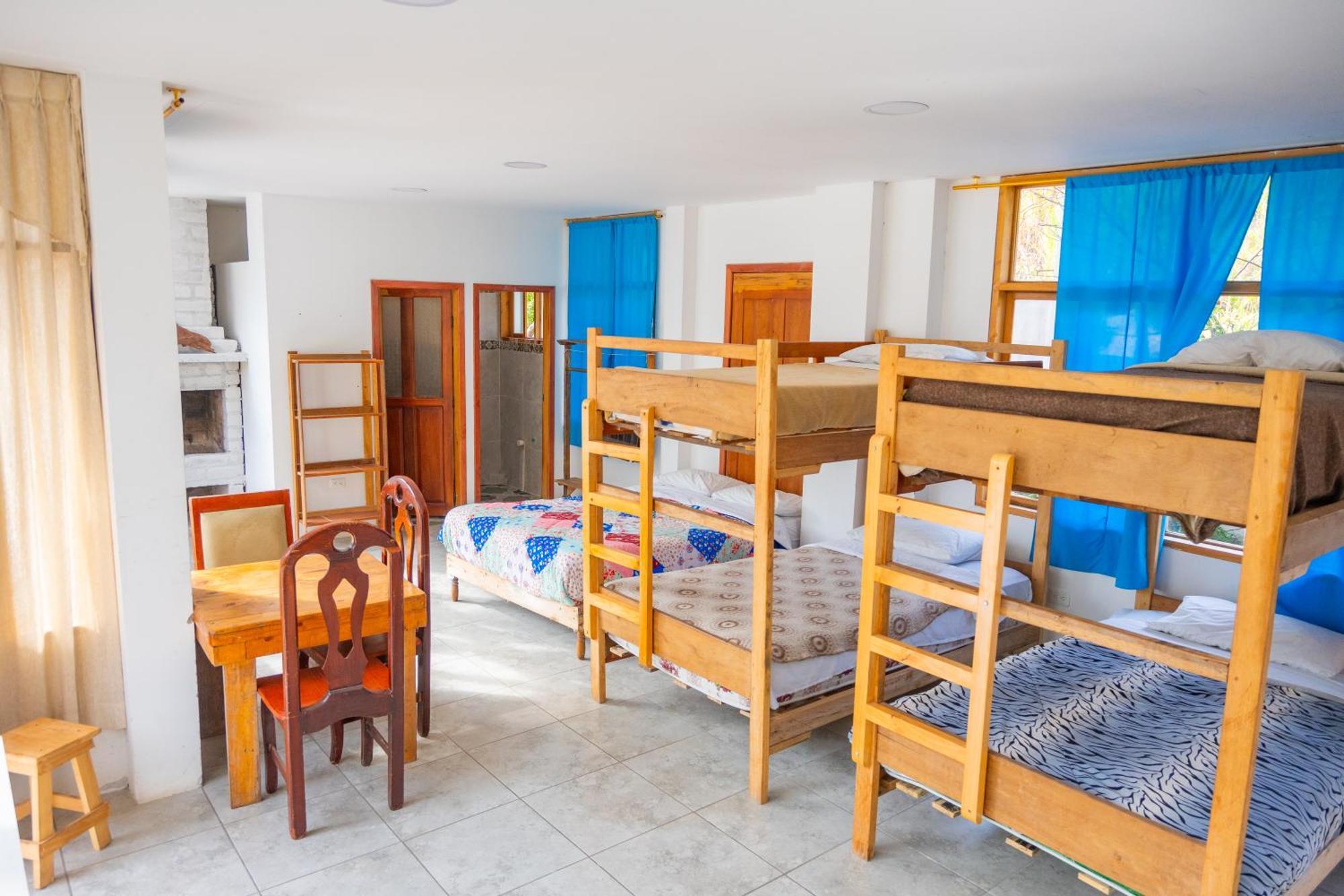 Backpackers-Balcones-River-Lodge バーニョス エクステリア 写真