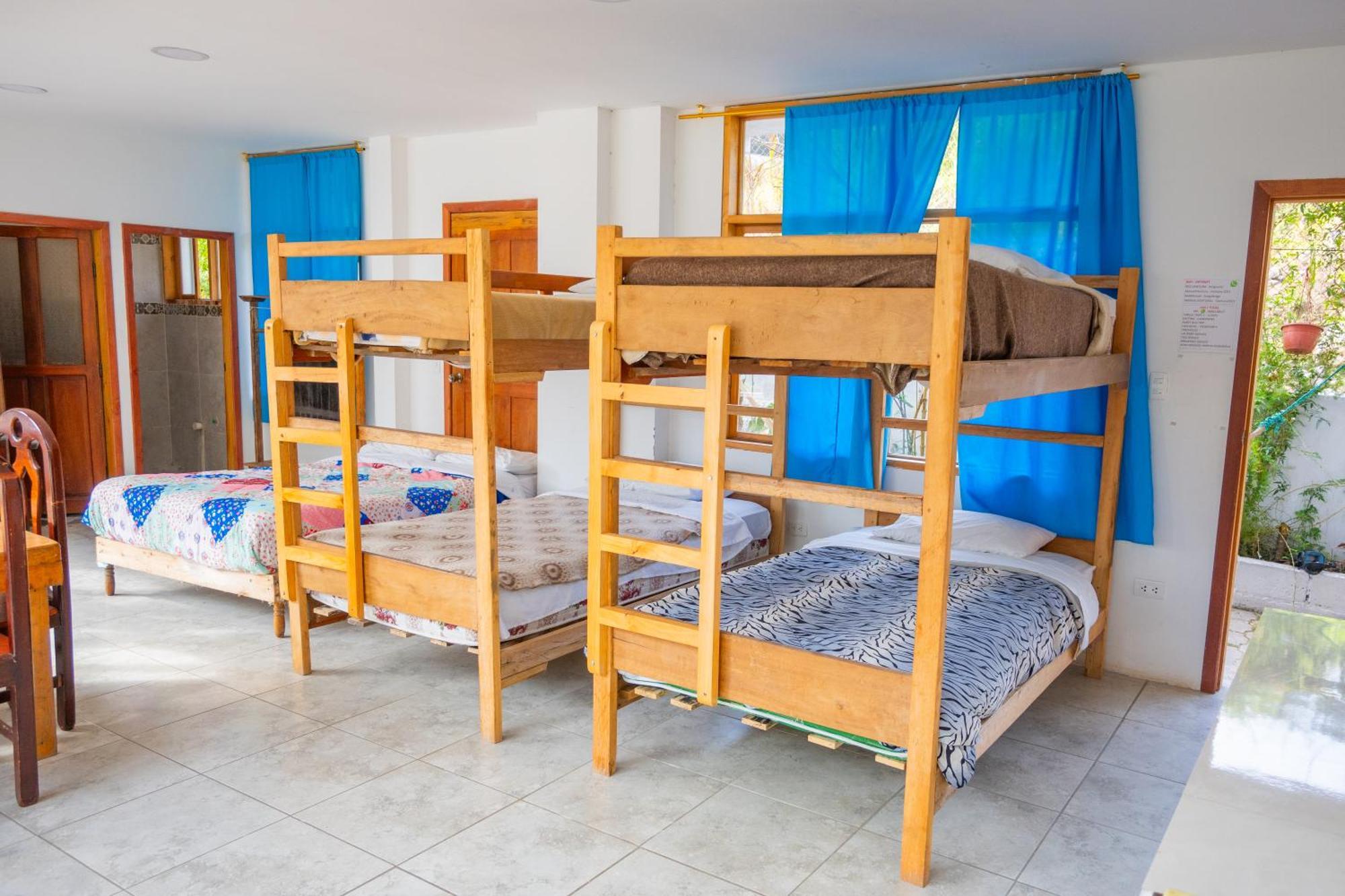 Backpackers-Balcones-River-Lodge バーニョス エクステリア 写真