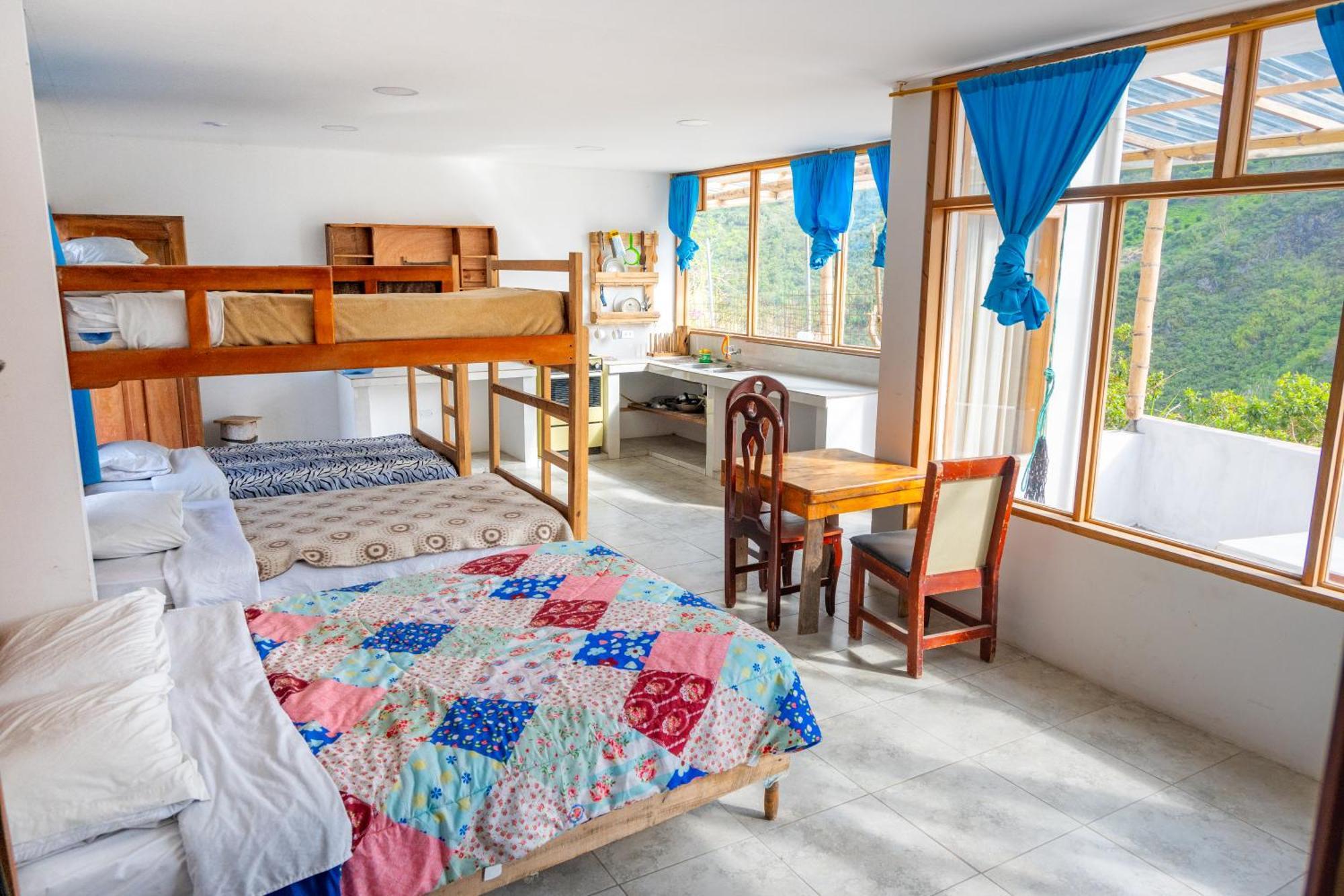 Backpackers-Balcones-River-Lodge バーニョス エクステリア 写真