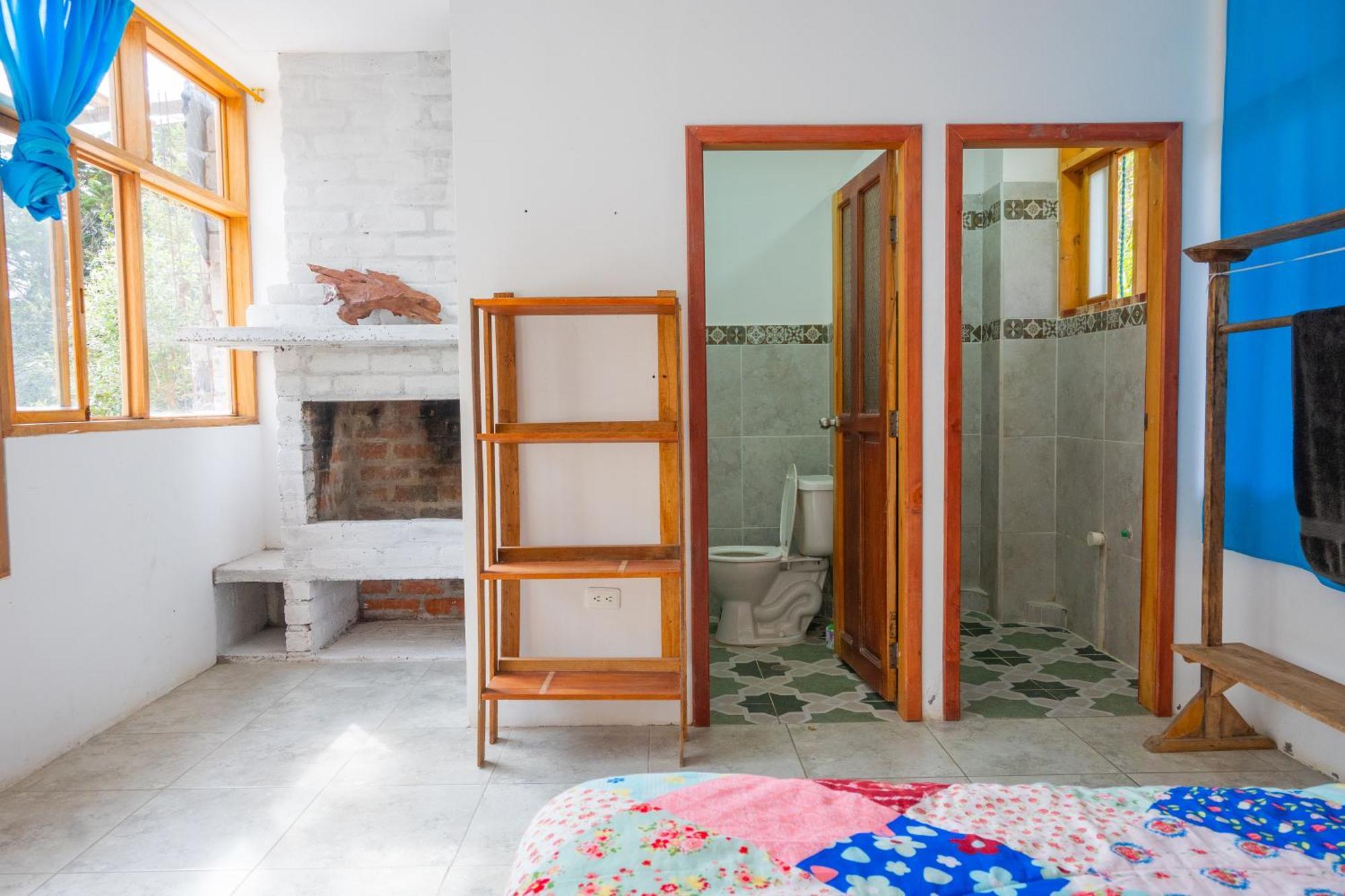 Backpackers-Balcones-River-Lodge バーニョス エクステリア 写真